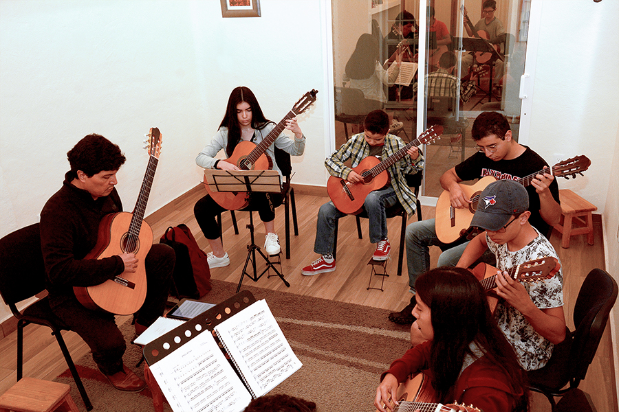 Curso de guitarra en Ciudad de México | Escuela de Música Olivares